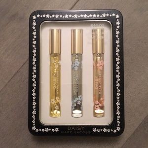 ***BRAND NEW*** Marc jacobs DAISY perfume set.